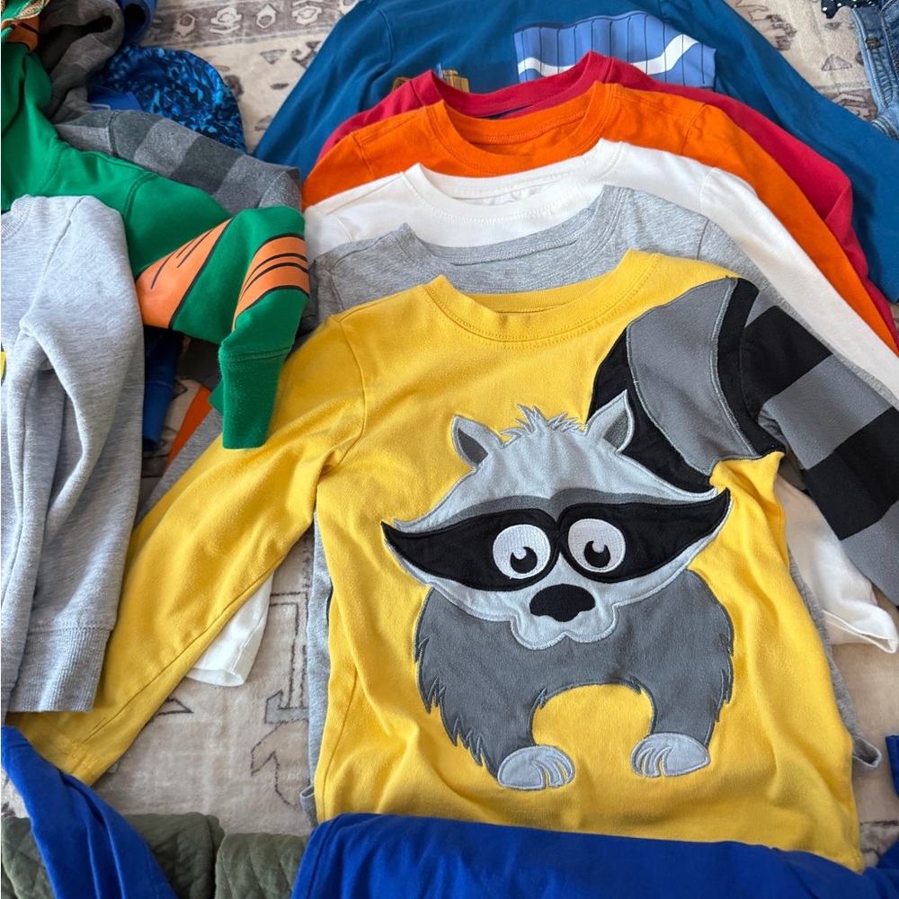 Boys 4T clothing bundle - Picture 3 of 12